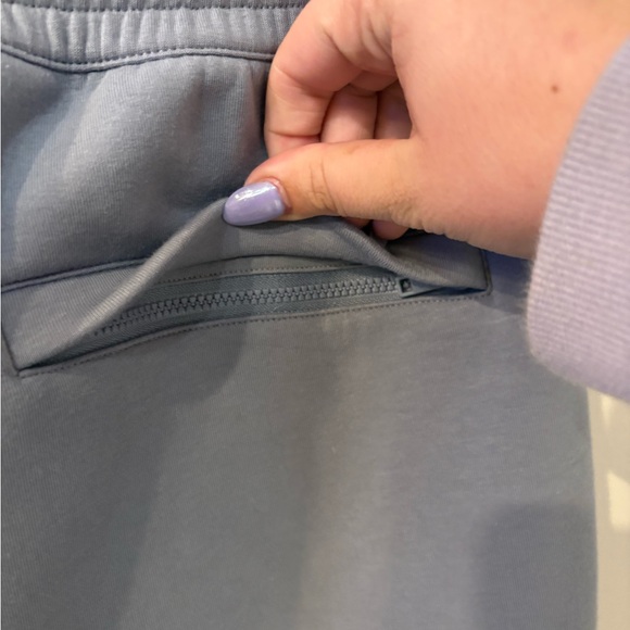 Aritzia FormaFleece™ Replenish Sweatpant - Picture 9 of 9